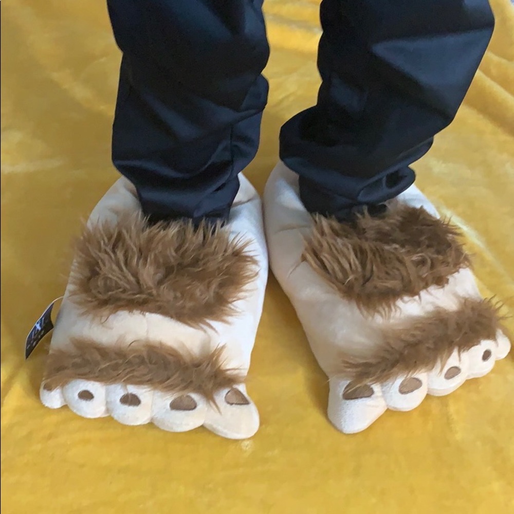 New! Never worn Big Feet / Sasquatch foot slippers